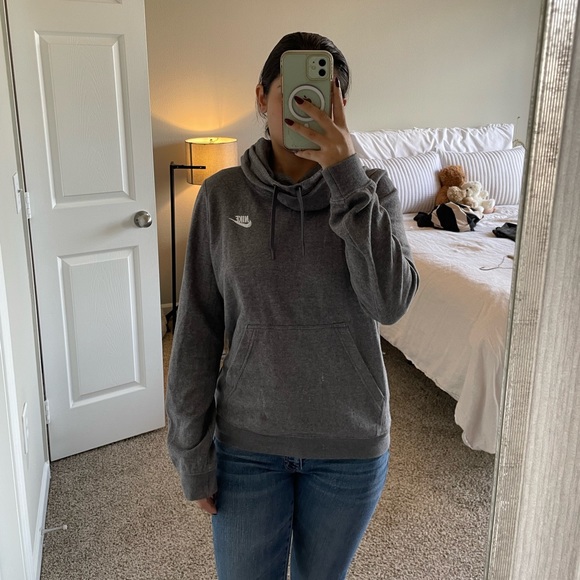 Nike hoodie - Picture 1 of 8